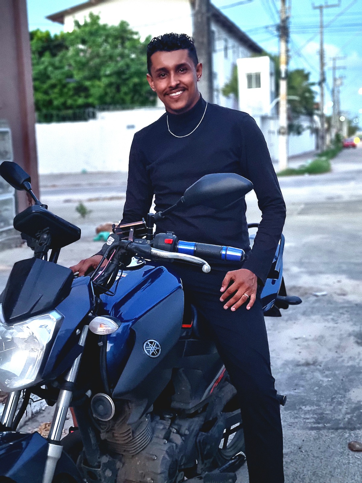 Leandro Sampaio na moto